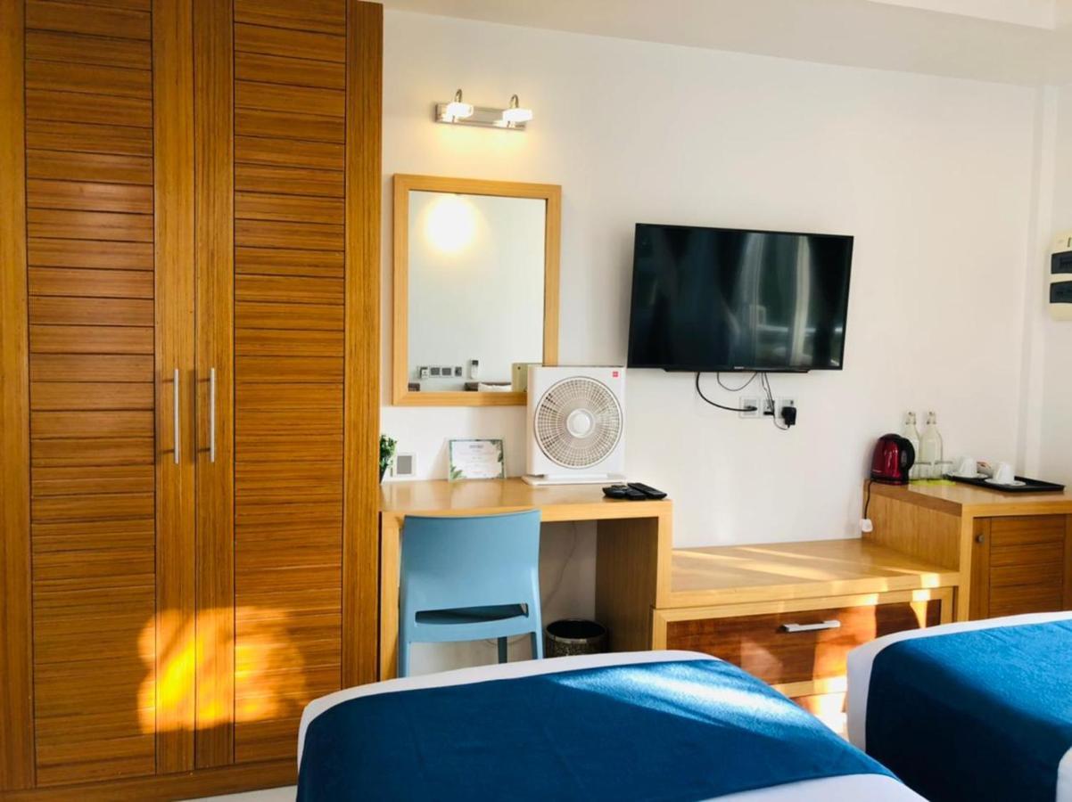 Reef Edge Thulusdhoo, Maldives Otel Dış mekan fotoğraf