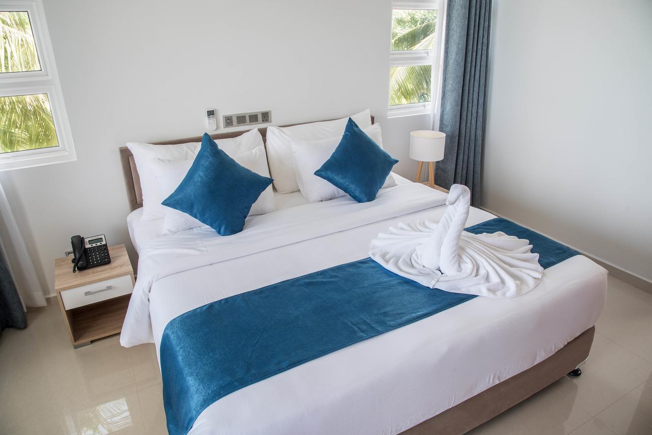 Reef Edge Thulusdhoo, Maldives Otel Dış mekan fotoğraf