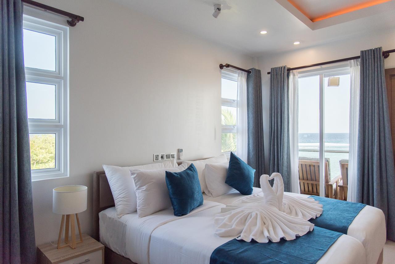 Reef Edge Thulusdhoo, Maldives Otel Dış mekan fotoğraf