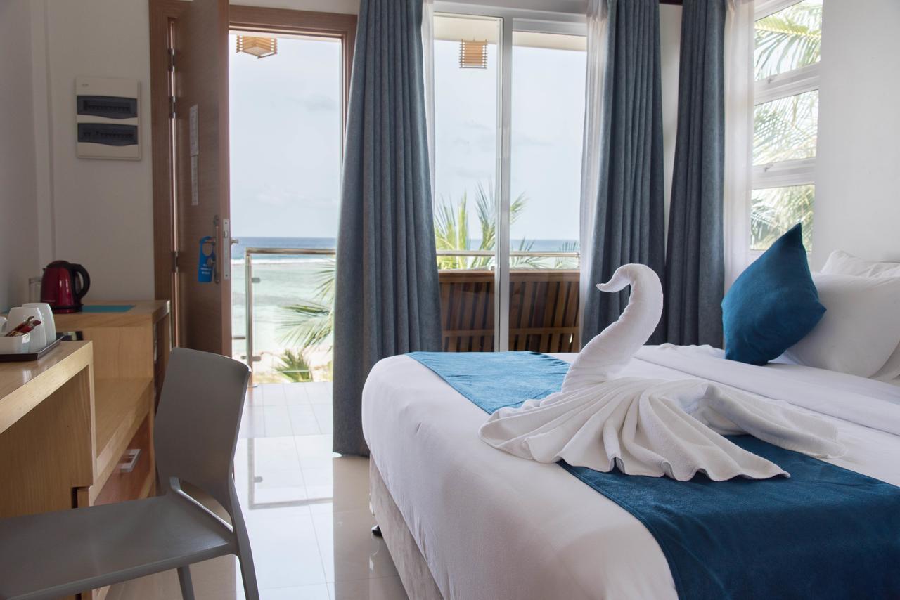 Reef Edge Thulusdhoo, Maldives Otel Dış mekan fotoğraf