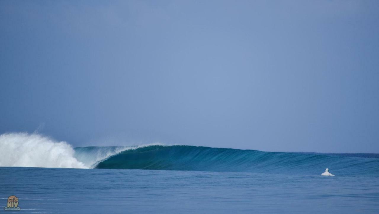 Reef Edge Thulusdhoo, Maldives Otel Dış mekan fotoğraf